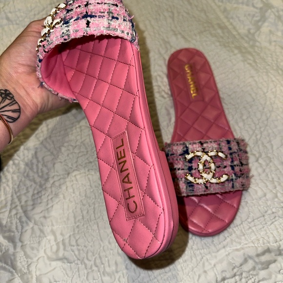Chanel pink tweed slides - Picture 5 of 7